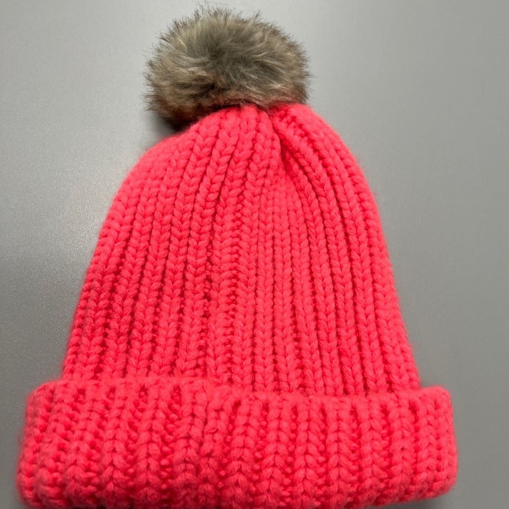 Old Navy Winter Beanie Crochet Knit Faux Fur Pom Hat Melon Color One Size EUC